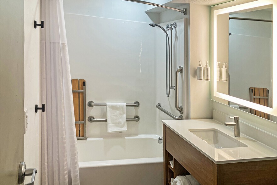 2615 Commercial Way, Rock Springs, WY à vendre - Photo du bâtiment - Image 3 de 6