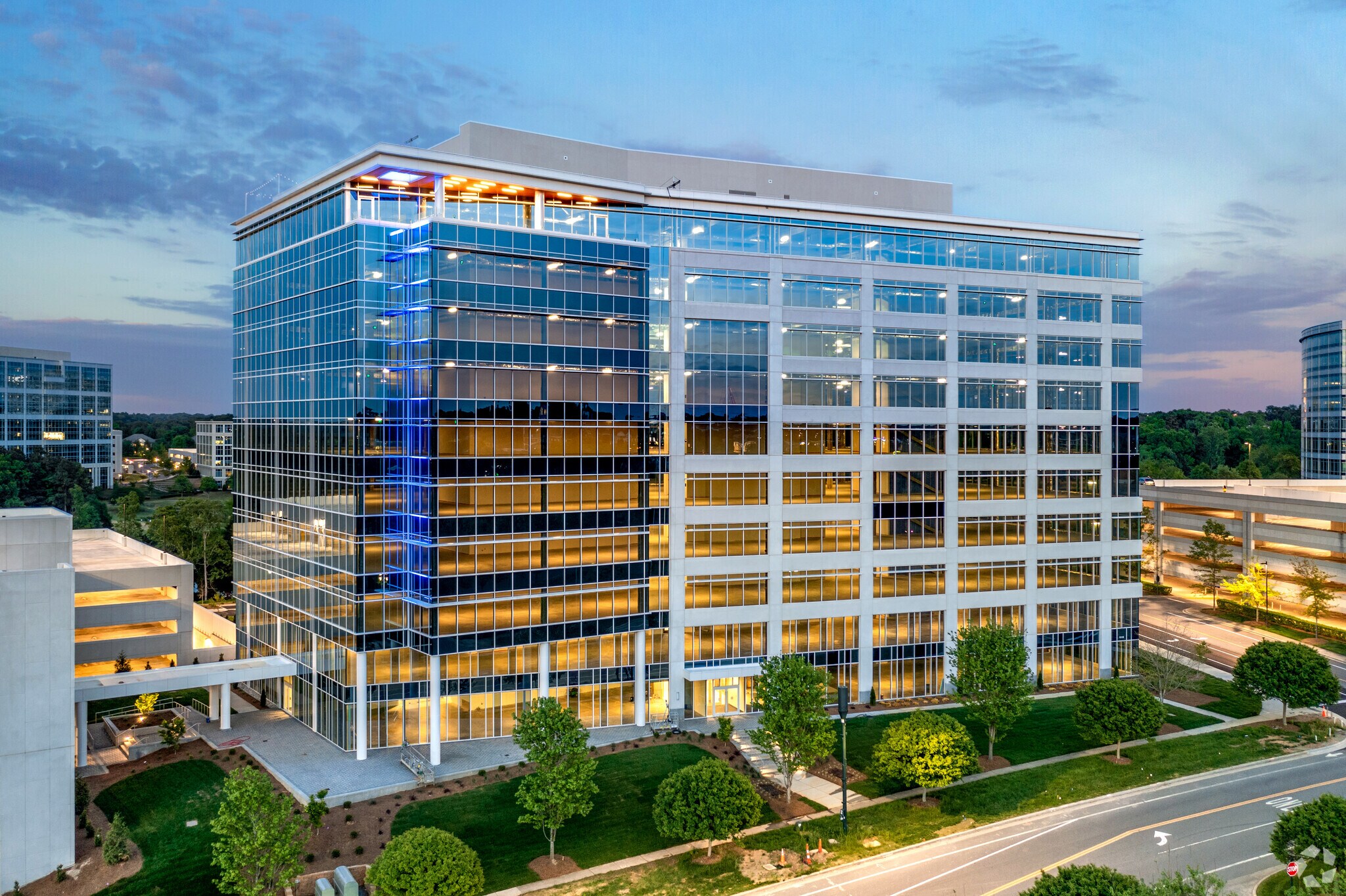 13146 Ballantyne Corporate Pl, Charlotte, NC à louer Photo du bâtiment- Image 1 de 11