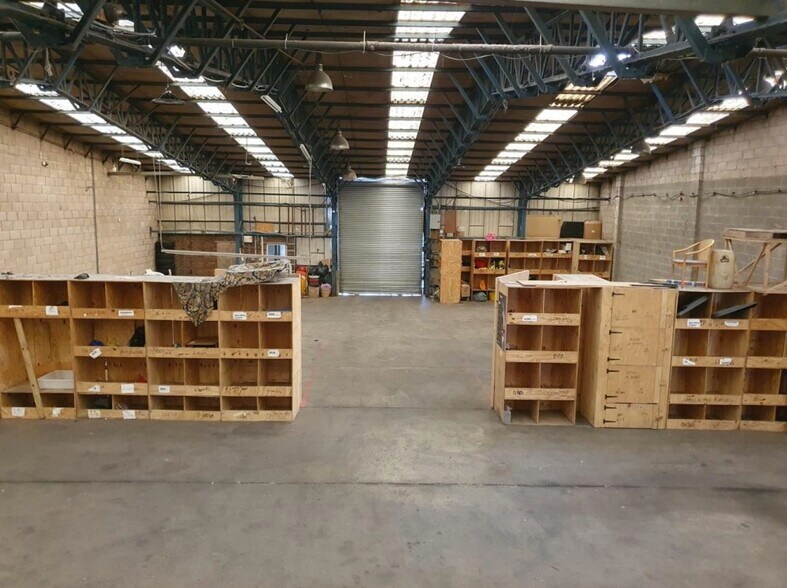 Tat Bank Rd, Oldbury à louer - Photo intérieure - Image 2 de 2