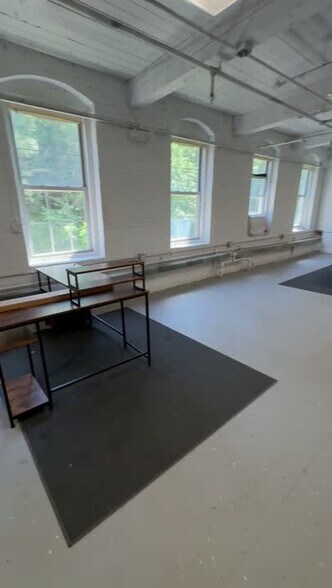 504 Hazard Ave, Enfield, CT for lease - Commercial Listing Video - Image 2 of 4