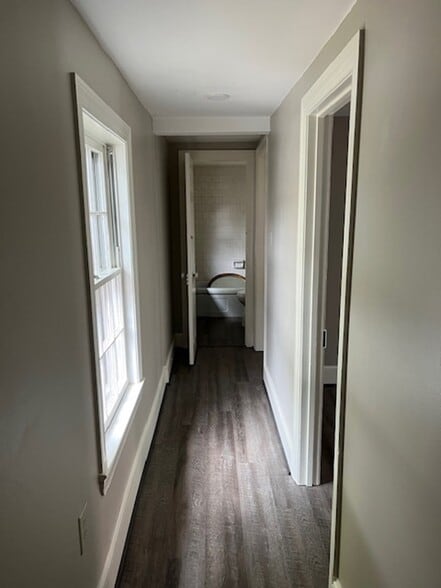 406 Mill St, Occoquan, VA for lease - Interior Photo - Image 2 of 12