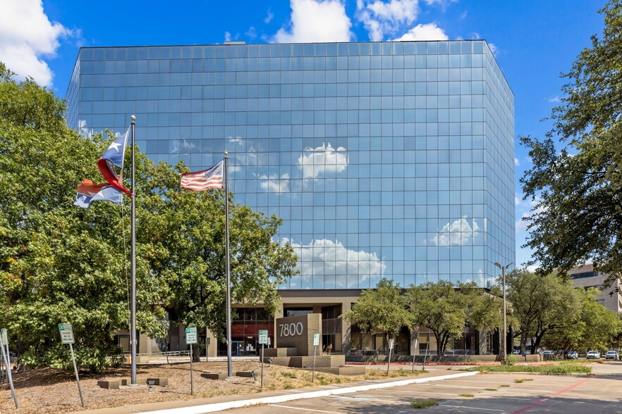7800 N Stemmons Fwy, Dallas, TX for sale - Building Photo - Image 3 of 17