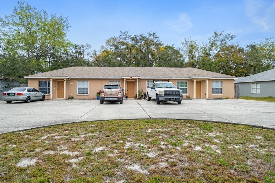 1240 Sylvia Ave, Spring Hill, FL à vendre - Photo principale - Image 1 de 22