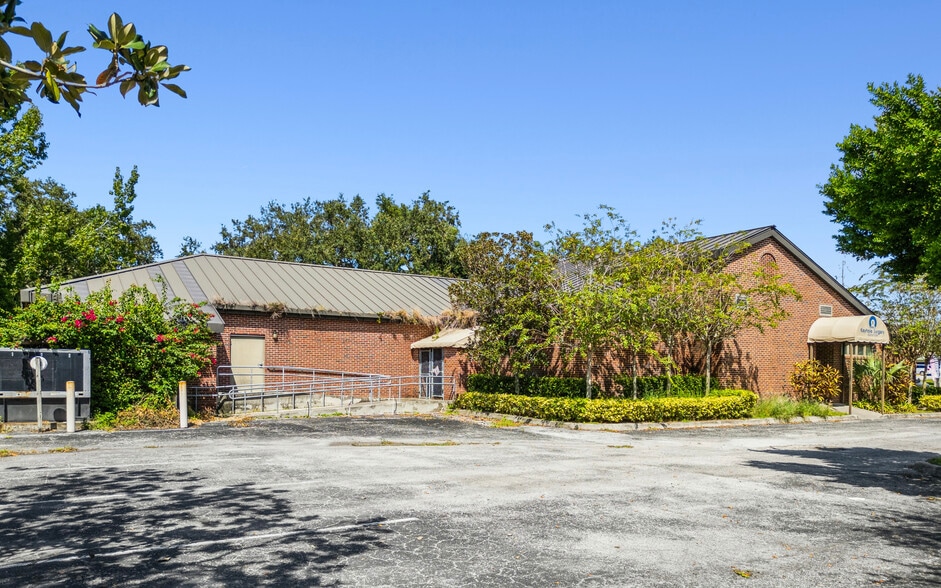 1121 1st St S, Winter Haven, FL for sale - Building Photo - Image 2 of 31