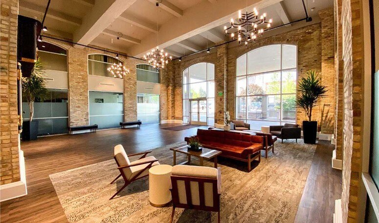 665 Seward Ave NW, Grand Rapids, MI à louer - Photo intérieure - Image 2 de 4