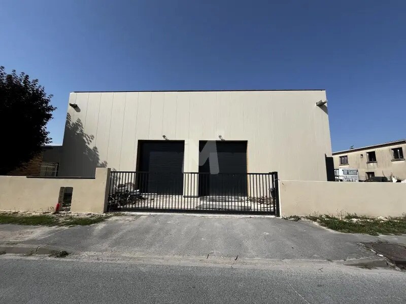 Flex dans Le Plessis-Pâté à louer Photo du bâtiment- Image 1 de 12