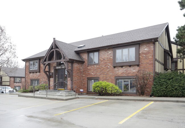 Plus de détails pour 5841-5847 SW 29th St, Topeka, KS - Bureau à louer