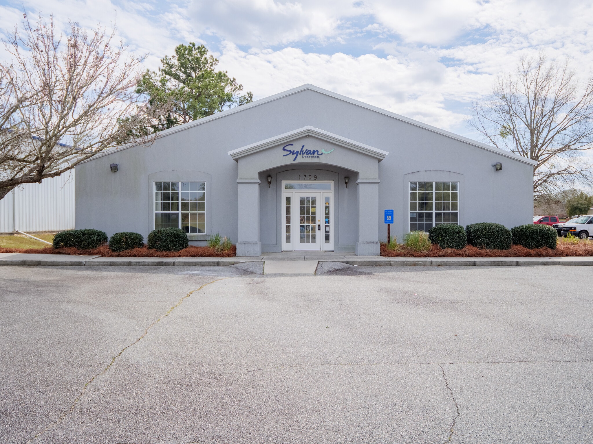 1709 River St, Valdosta, GA for lease Primary Photo- Image 1 of 33