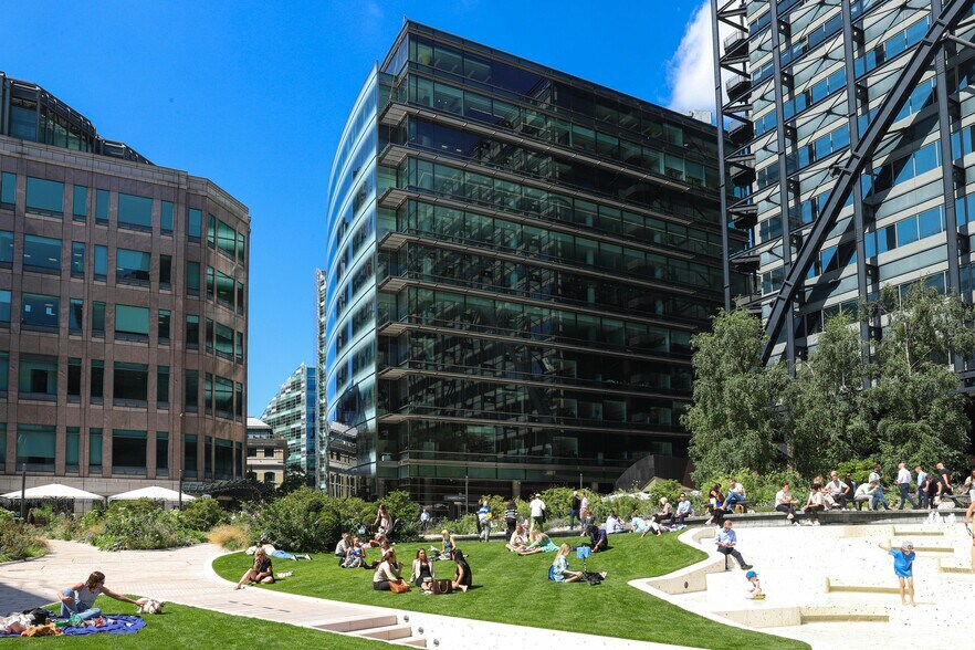 10 Exchange Sq, Londres à louer - Photo du bâtiment - Image 1 de 14