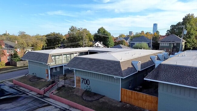 Plus de détails pour 700-710 NW 17th St, Oklahoma City, OK - Multi-résidentiel à vendre