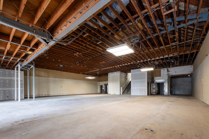 22 Malaga Cove Plz, Palos Verdes Estates, CA for sale - Interior Photo - Image 2 of 13