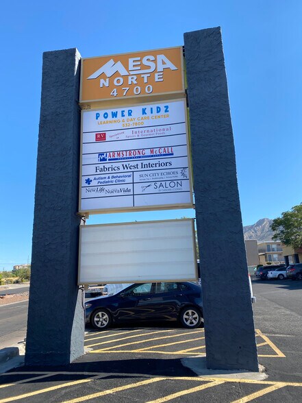 4700 N Mesa St, El Paso, TX à louer - Photo du bâtiment - Image 3 de 13