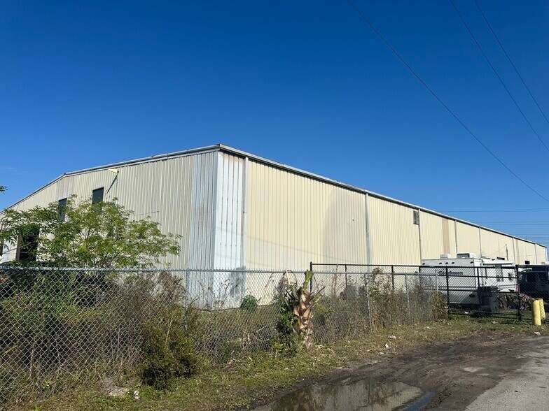 6516 S 78th St, Riverview, FL à vendre - Photo du bâtiment - Image 2 de 9