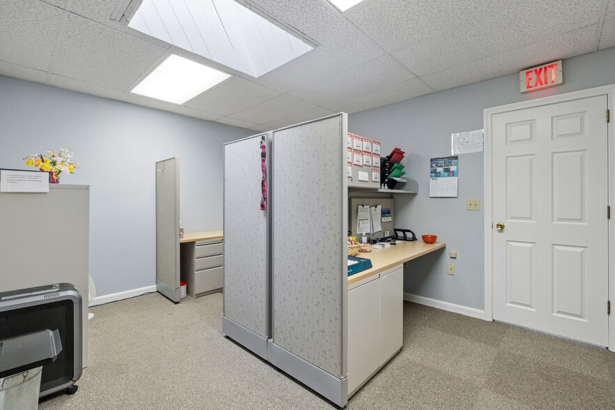 214 Lake St, Bristol, NH for sale - Building Photo - Image 2 of 77