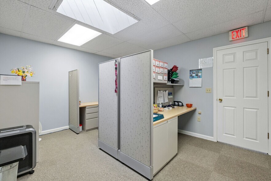 214 Lake St, Bristol, NH à vendre - Photo du bâtiment - Image 2 de 77