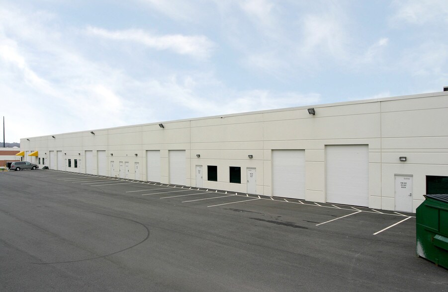 8480-8498 Kao Cir, Manassas, VA à louer - Photo du bâtiment - Image 3 de 17