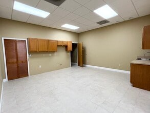 197 Bouganvillea Dr, Rockledge, FL for lease Interior Photo- Image 2 of 9