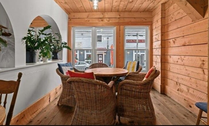 43 Queen St, Chester, NS à vendre - Photo du bâtiment - Image 2 de 8