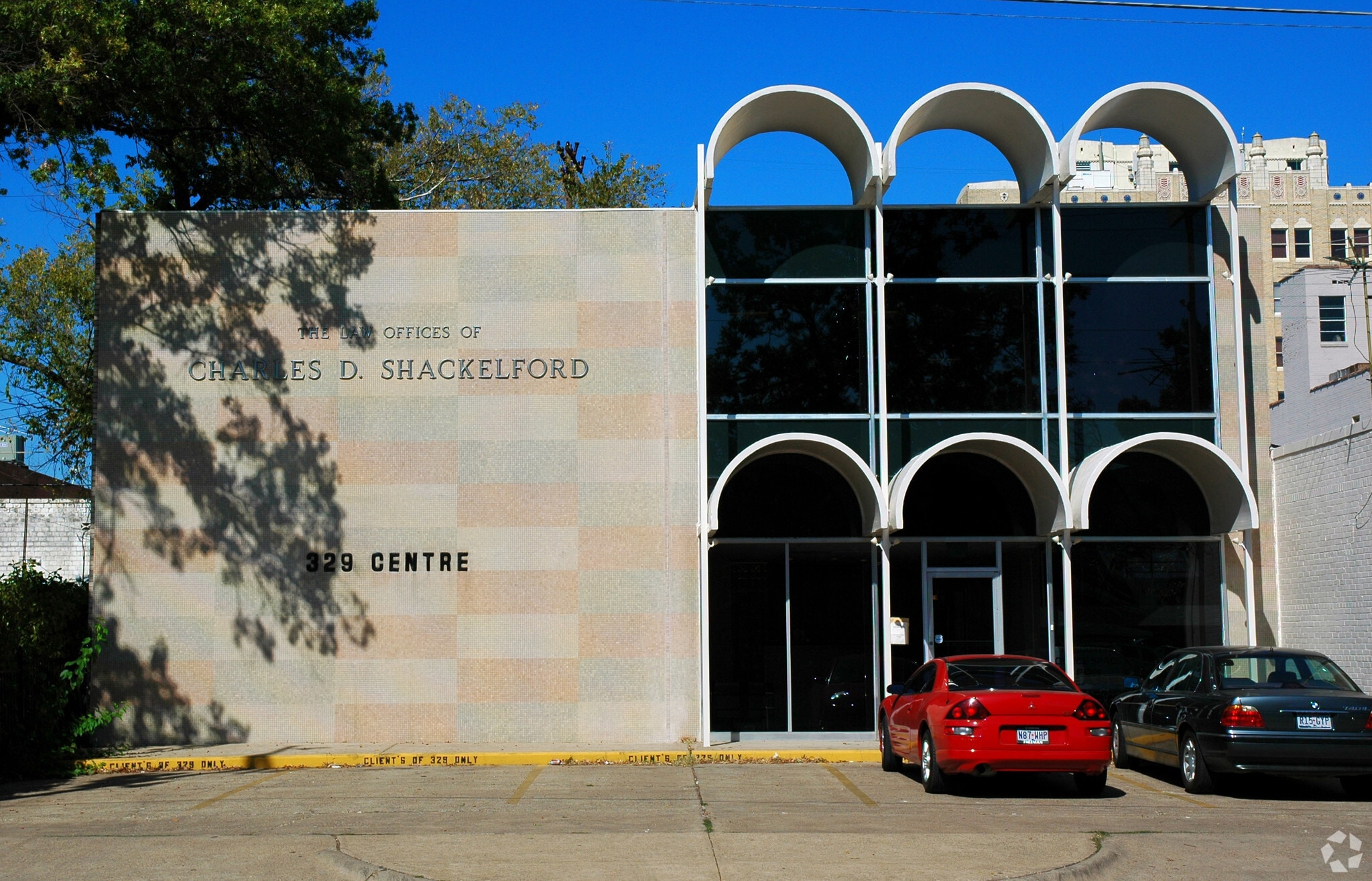 329 Centre St, Dallas, TX for lease Primary Photo- Image 1 of 4