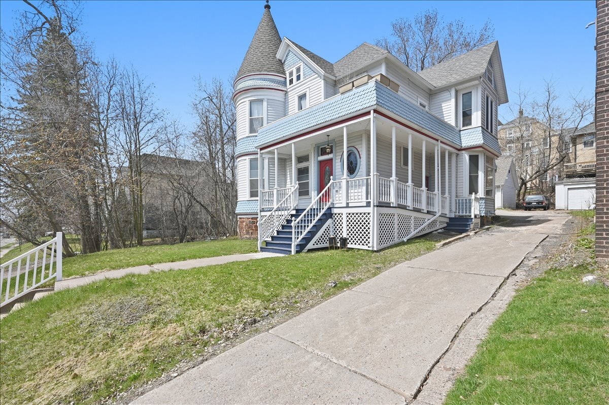 1727 E Superior St, Duluth, MN for sale Primary Photo- Image 1 of 31