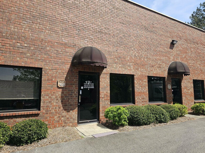 1008 Industrial Ct, Suwanee, GA for lease - Building Photo - Image 1 of 4