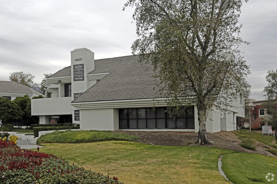 10837 Laurel St, Rancho Cucamonga, CA for sale - Primary Photo - Image 1 of 9
