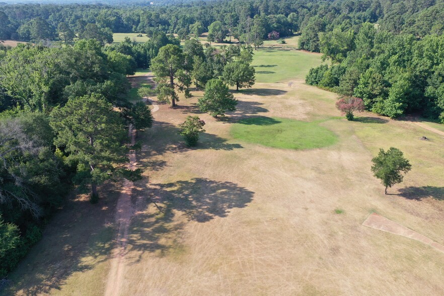 2330 Country Club Rd, Palestine, TX for sale - Building Photo - Image 3 of 77