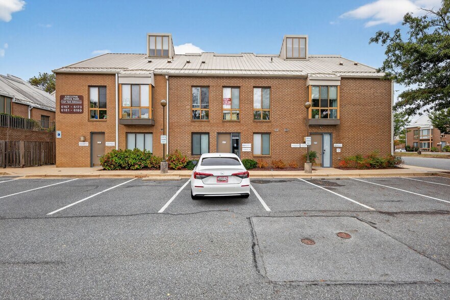 6175 Executive Blvd, Rockville, MD à louer - Photo du bâtiment - Image 2 de 9