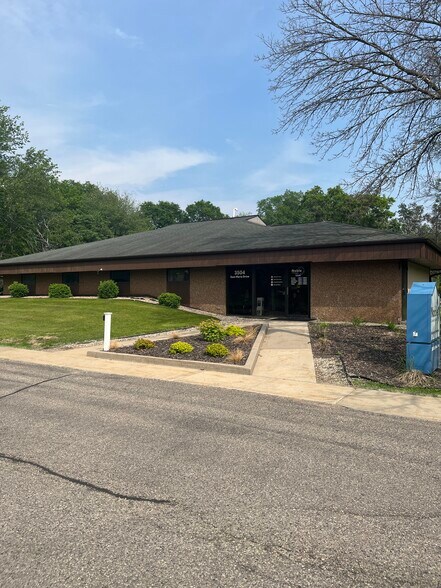 3504 E Maria Dr, Stevens Point, WI à vendre - Photo du bâtiment - Image 3 de 16