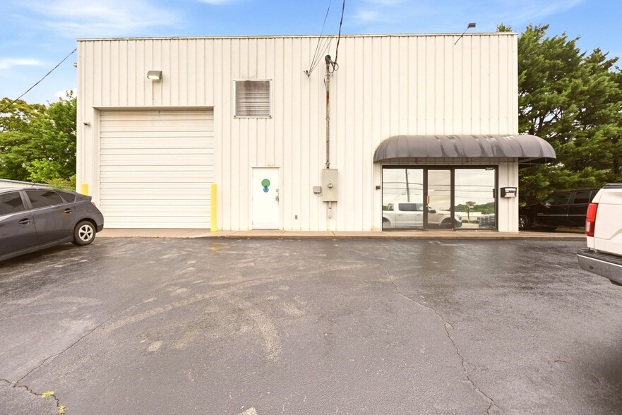 2533 Hoitt Ave, Knoxville, TN for sale - Primary Photo - Image 1 of 21