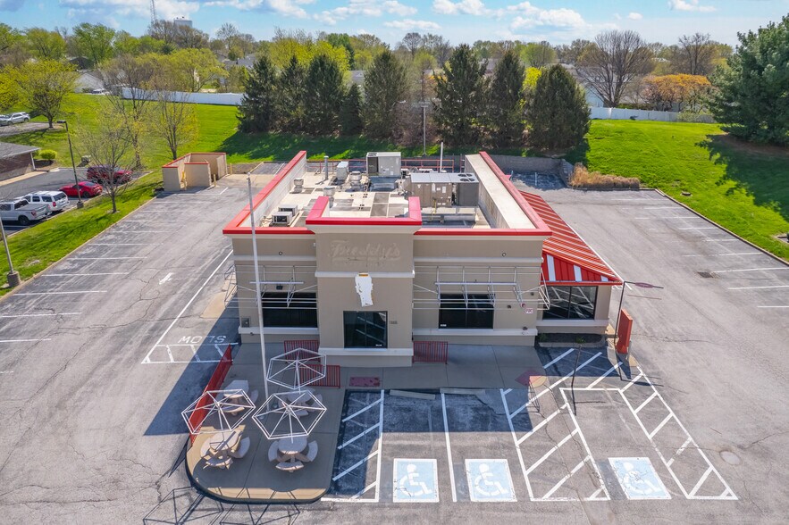 1365 Jungermann Rd, Saint Peters, MO à vendre - Photo du bâtiment - Image 2 de 13