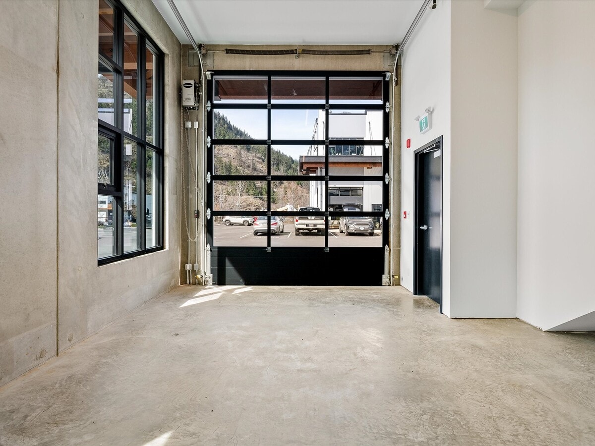 7342 Industrial Way, Pemberton, BC V0N 2L0 - Unité 13 -  - Photo intérieure - Image 2 of 14