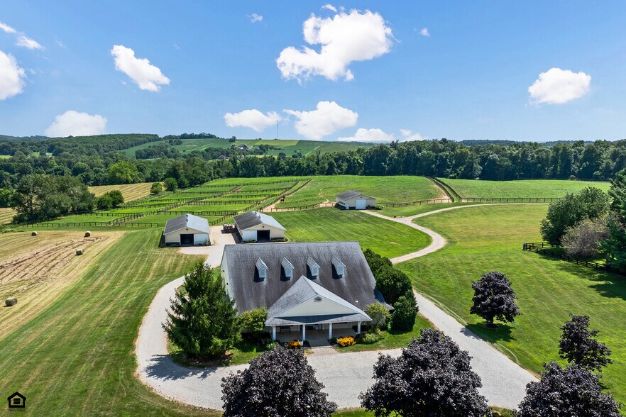 5701 Lancaster Circleville Rd SW, Lancaster, OH à vendre - Photo principale - Image 1 de 23