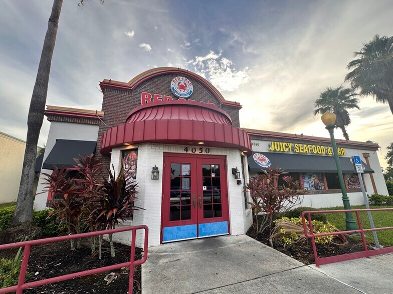 4050 NW Federal Hwy, Jensen Beach, FL à vendre - Photo du bâtiment - Image 2 de 39