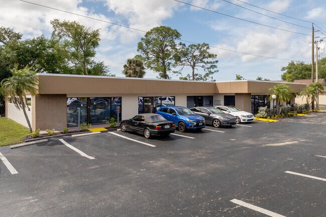 More details for 6313 Corporate Ct, Fort Myers, FL - Office for Lease