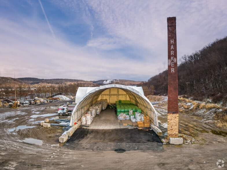 1129 Collins Memorial Dr, Chester, WV for sale - Building Photo - Image 2 of 61