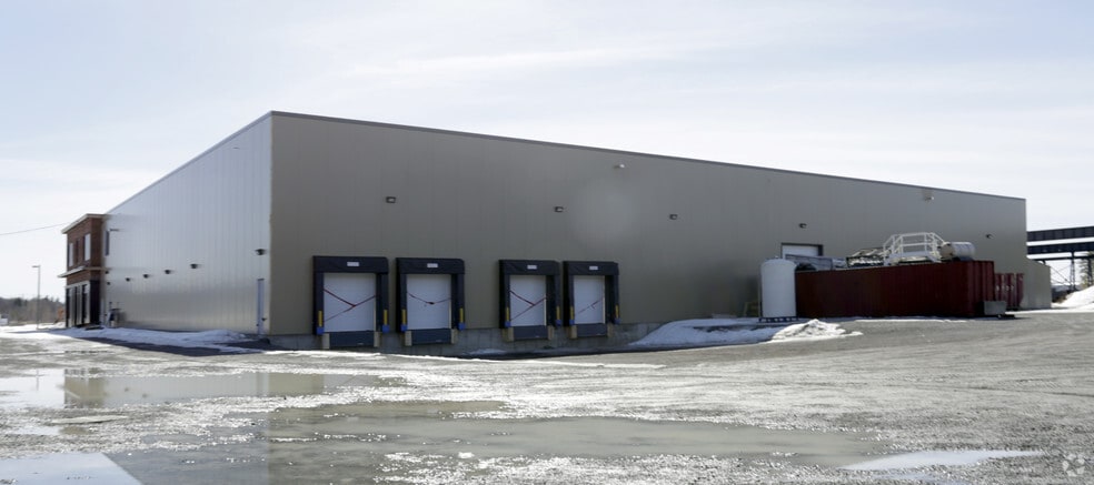 901 Rue Des Forges, Terrebonne, QC for lease - Building Photo - Image 2 of 17