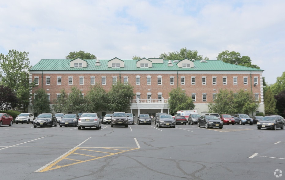 2130 Millburn Ave, Maplewood, NJ à louer - Photo du bâtiment - Image 2 de 5