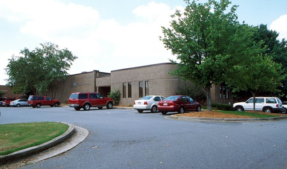 550 Commerce Park Dr SE, Marietta, GA à vendre - Photo du bâtiment - Image 2 de 4