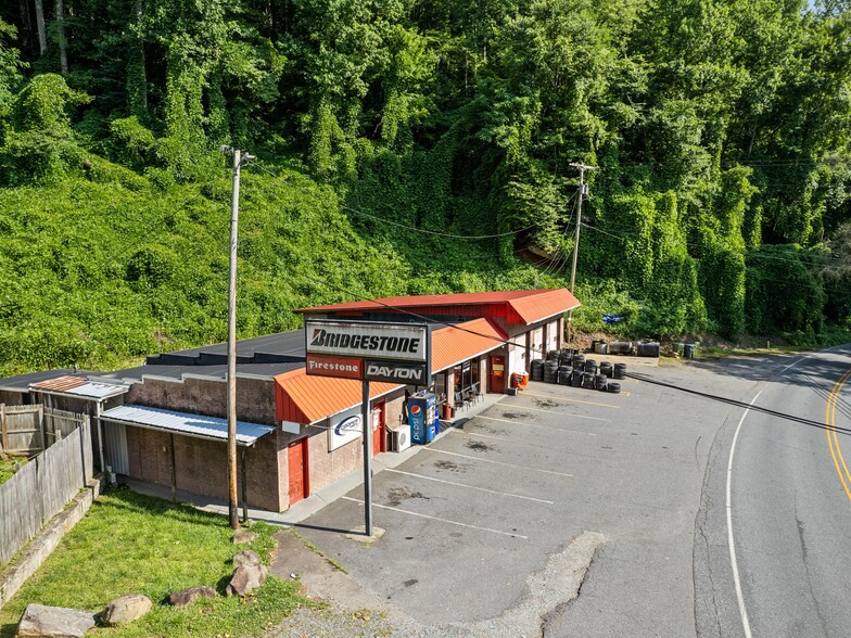 119 Whitewater Dr, Cherokee, NC à vendre - Photo du bâtiment - Image 2 de 28