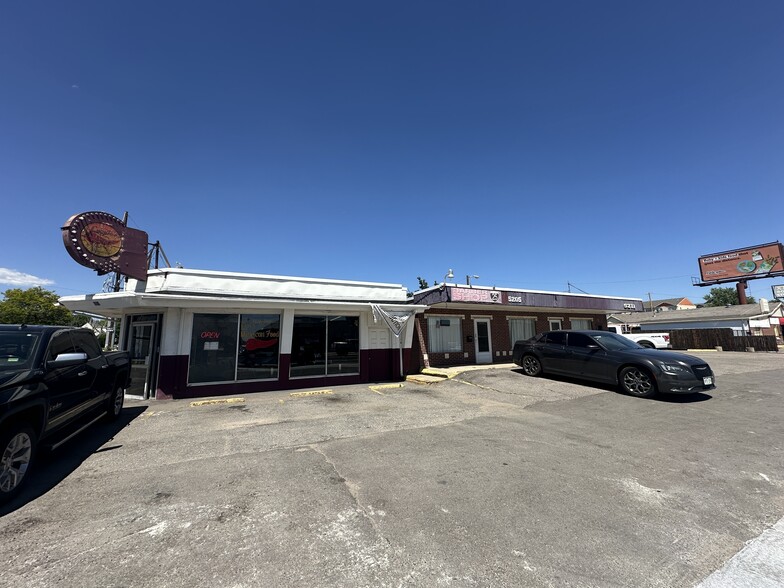 5201-5211 Pecos St portfolio of 4 properties for sale on LoopNet.ca - Building Photo - Image 2 of 13