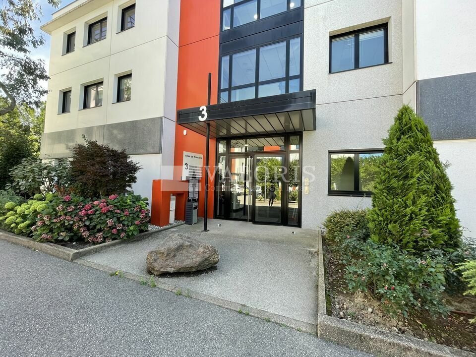 9 Rue Aimé Cotton, Saint-Priest for lease Building Photo- Image 1 of 23