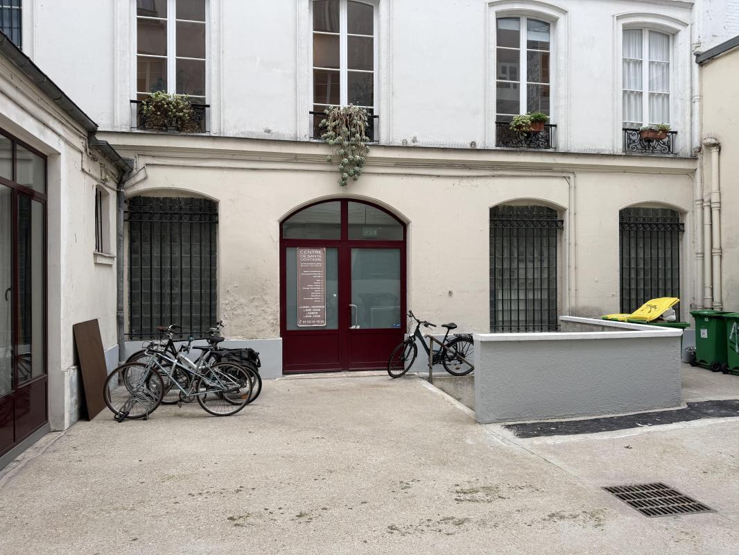 Office/Medical in Paris for lease Building Photo- Image 1 of 17