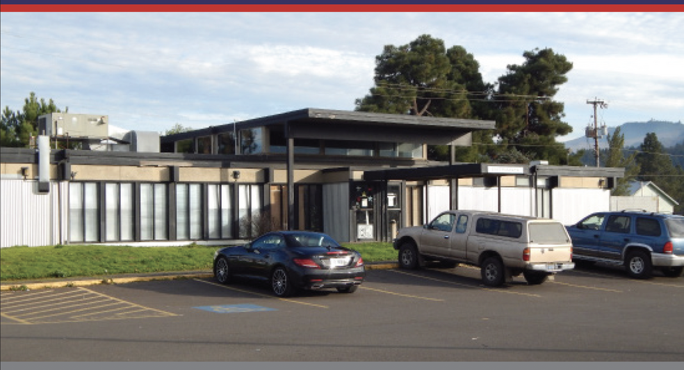 1000 W Central Ave, Sutherlin, OR for lease - Building Photo - Image 1 of 3