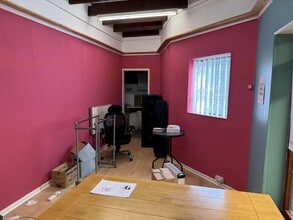 St John's, Worcester à louer Photo intérieure- Image 2 de 2