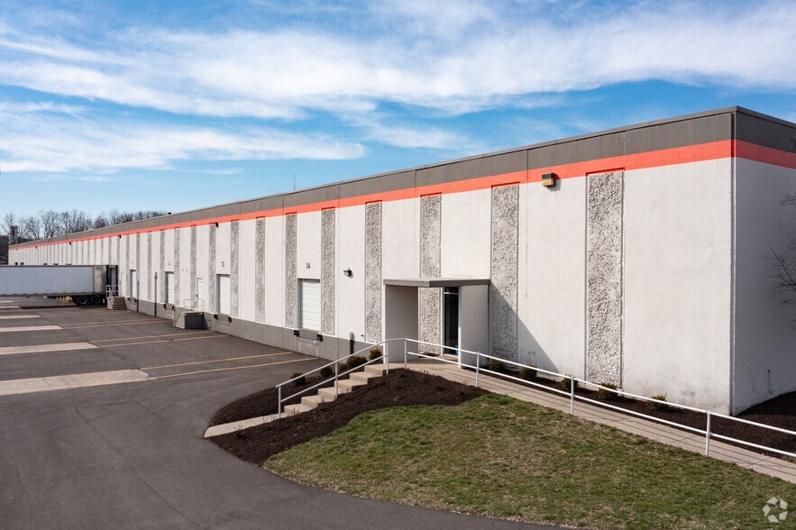 2404-2432 E River Rd, Moraine, OH for lease - Building Photo - Image 1 of 5