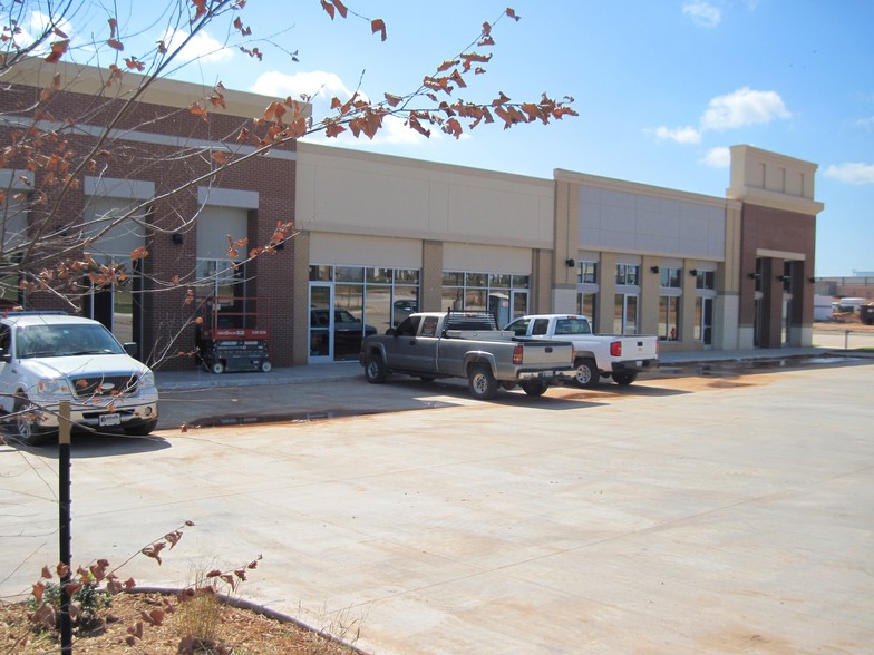 232-244 E Grand Ave, Chickasha, OK for sale - Building Photo - Image 1 of 1