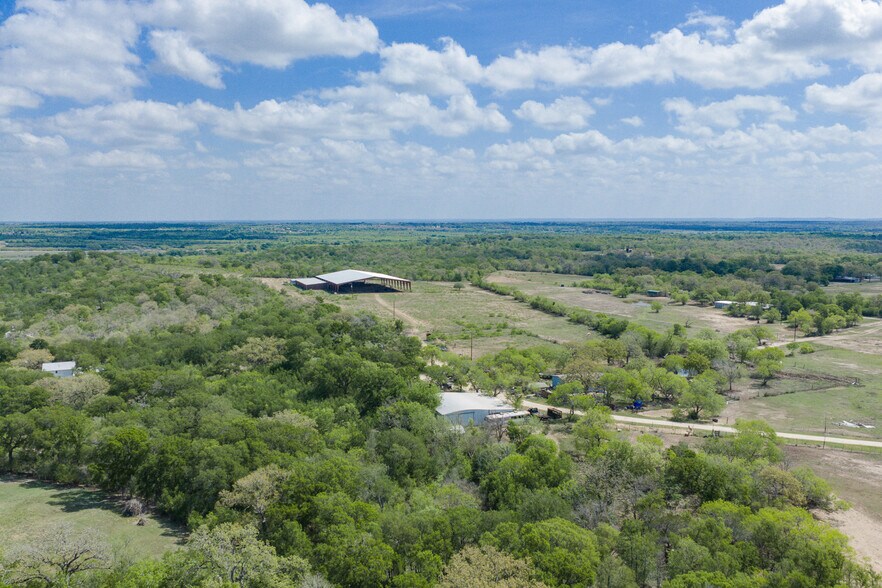 8519 State Park Rd, Lockhart, TX à vendre - Photo du bâtiment - Image 3 de 64