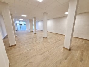 Retail in Igualada, Barcelona for lease Interior Photo- Image 2 of 10
