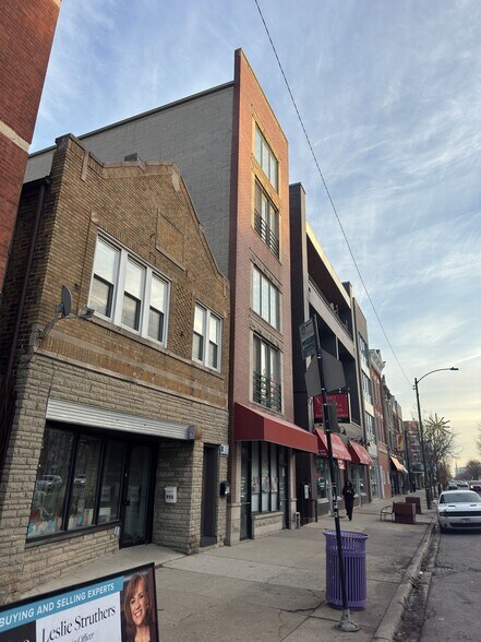 953 N Ashland Ave, Chicago, IL à vendre - Photo du bâtiment - Image 2 de 9